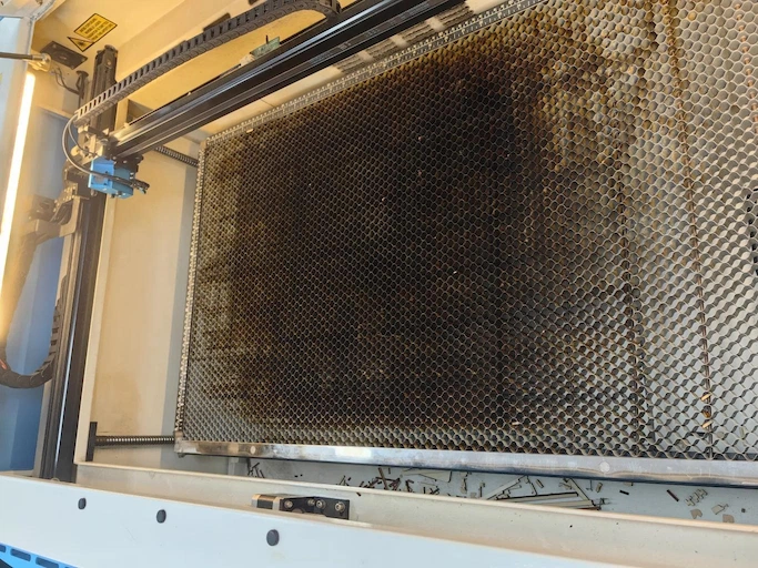 honeycomb laser bed