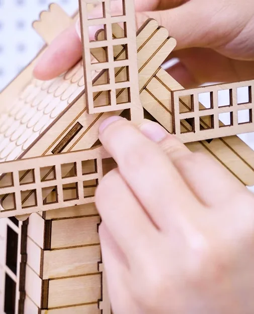 assemble windmill house model