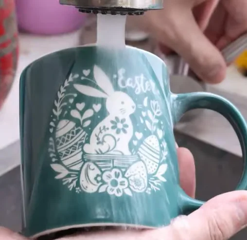 washing Easter mug